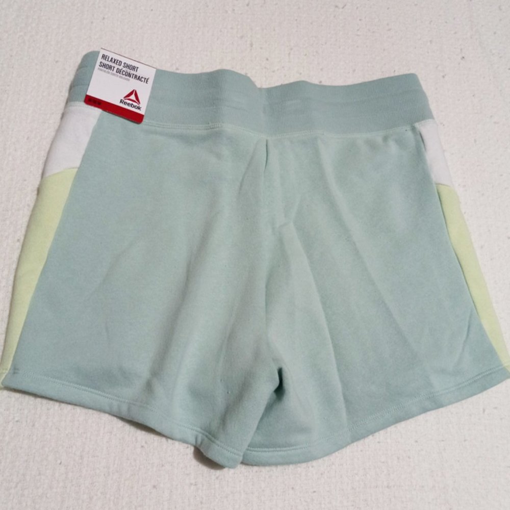 Reebok Relaxed Short - NWT - Picture 4 of 4